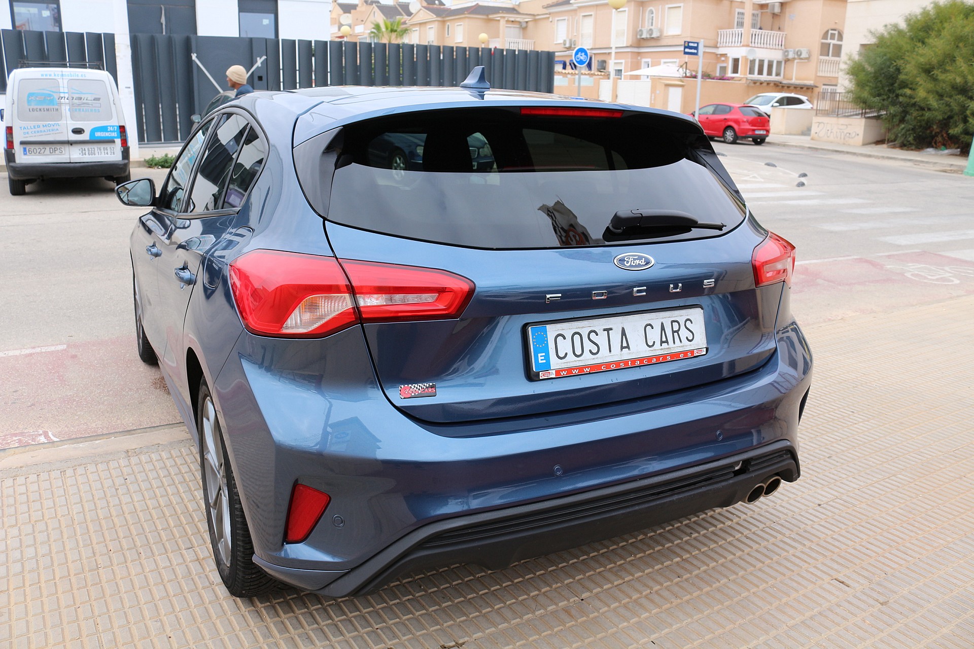 Ford FOCUS ECOBOOST 1.0 ST LINE - Costa Cars