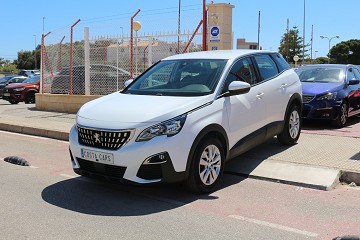 Peugeot 3008  Active 1.2 PureTech  - Costa Cars